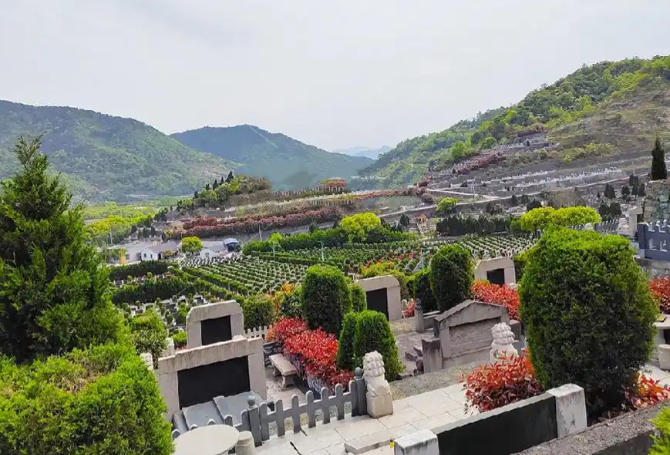 武汉墓地咨询电话